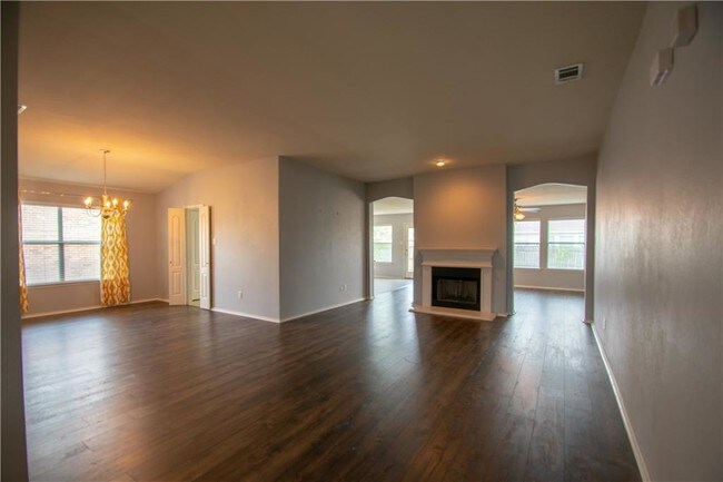 Foto del edificio - 733 Redwing Dr