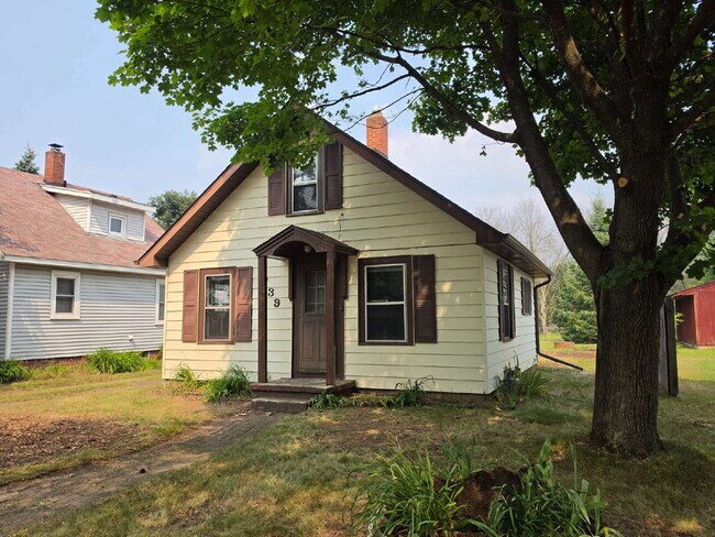Foto del edificio - 2 Bedroom, 1 Bathroom Home with Garage Available Now