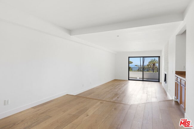 Foto del edificio - 311 Ocean Ave Ext