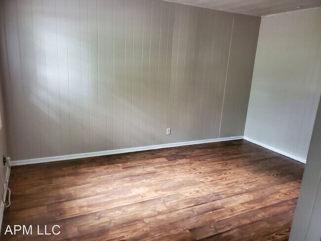 Building Photo - 2 br, 1 bath House - 2305 Trenton Street A...
