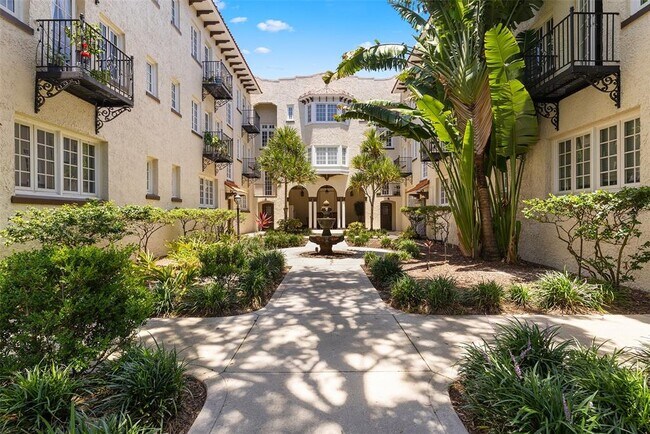 Foto del edificio - 2117 W Dekle Ave