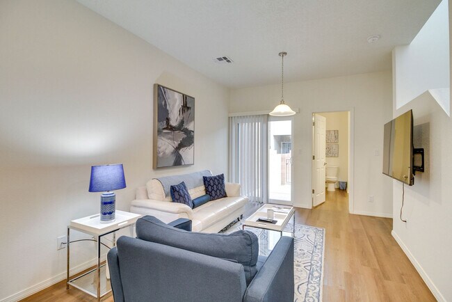 Foto del edificio - 243 San Clemente Ave NW