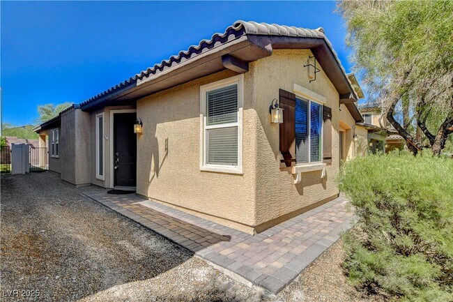 Foto del edificio - 2104 LeatherBridge Ct