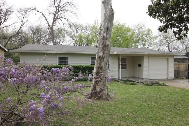 Building Photo - 2514 Wicker Ave