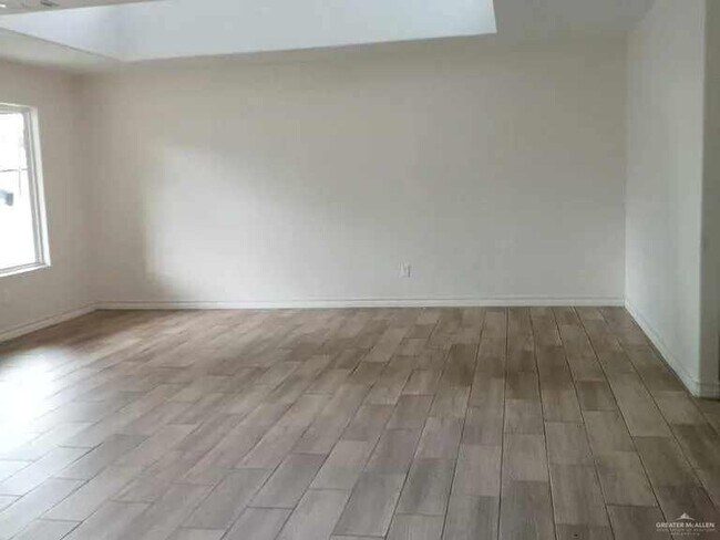 Foto del edificio - 2228 Ivy Ave