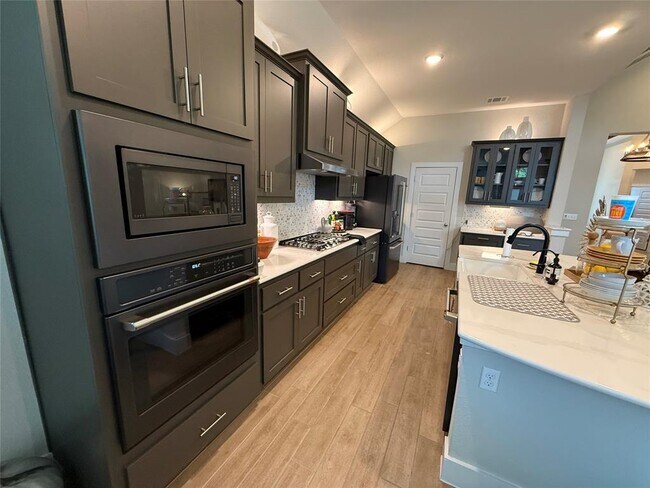Foto del edificio - 813 Craven Hill Ln