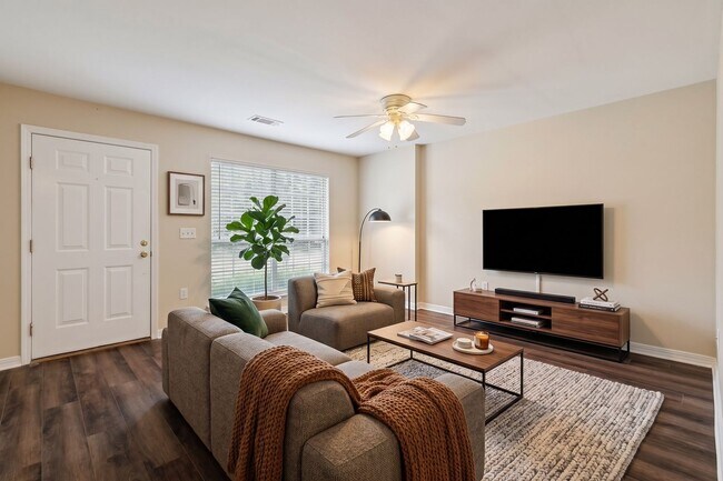 Foto del edificio - 103 Covington Meadow Cir