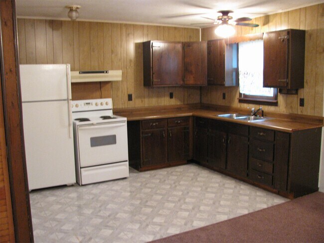 Building Photo - 1113 W Bradley Ave