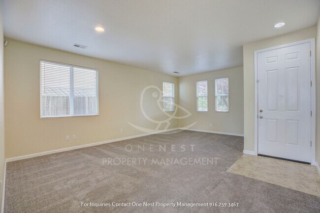Foto del edificio - Beautifully maintained 4 bedroom 2 bath home!