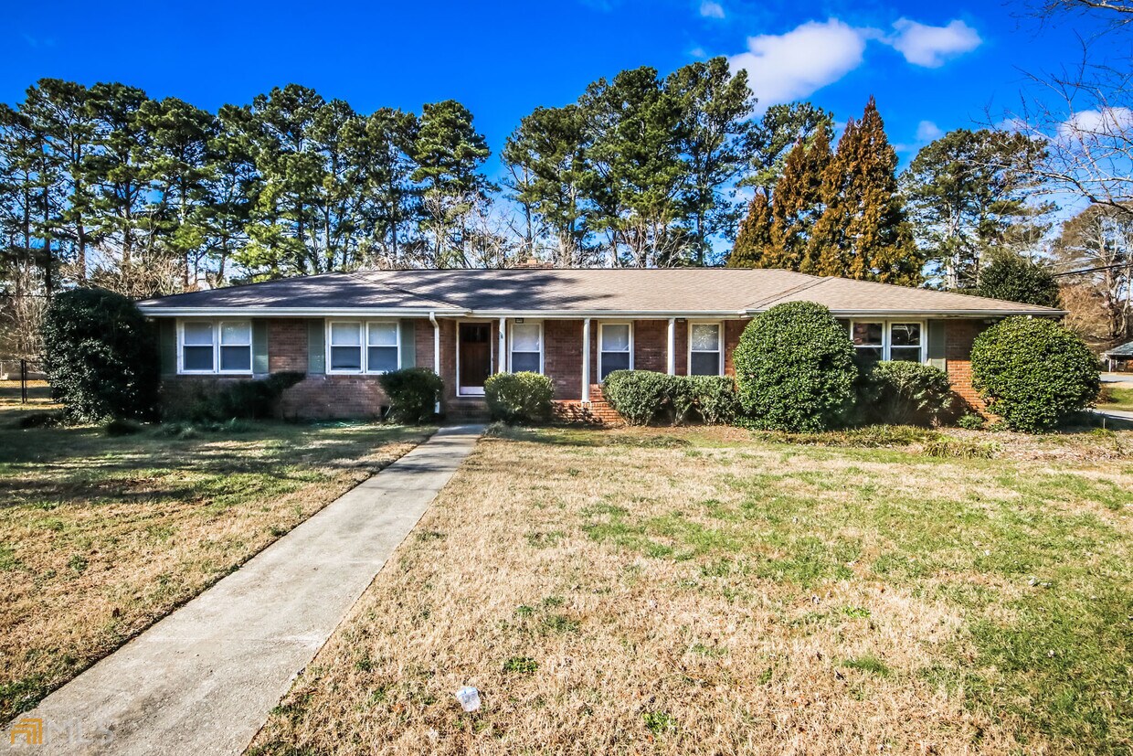 Primary Photo - 18 Wills Dr