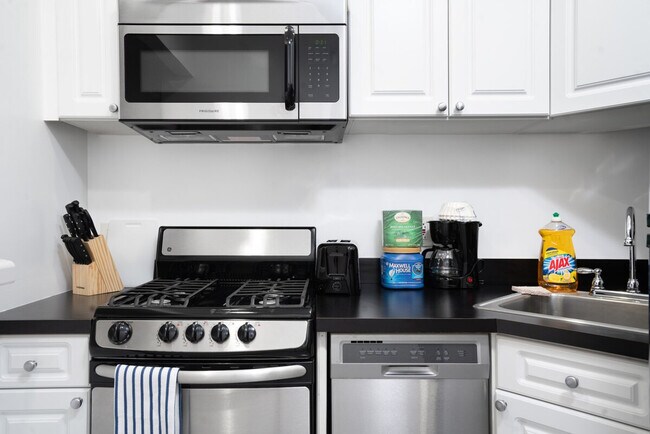 Foto del edificio - 317 E 75th St