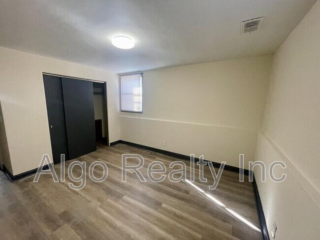 Foto del edificio - 2419 Plymouth Ave N