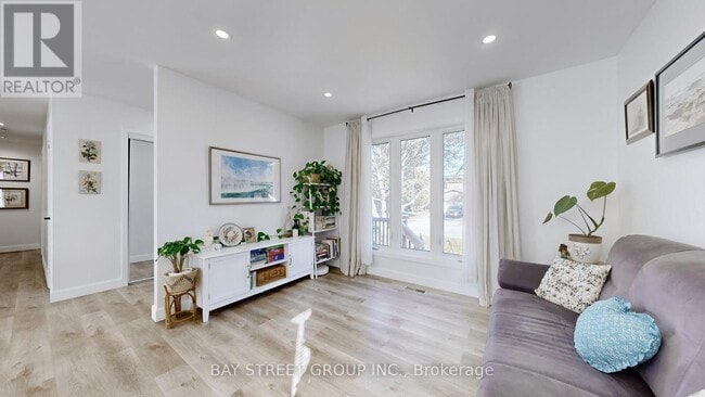 Photo du bâtiment - 142 Patterson Rd