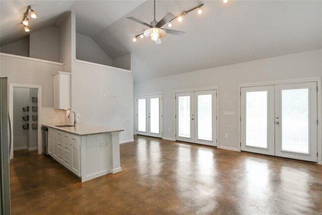 Building Photo - 2512 Geronimo Trail