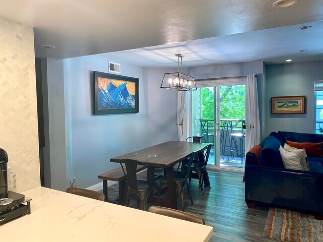 Large living and dining space - 645 Pacific Ave