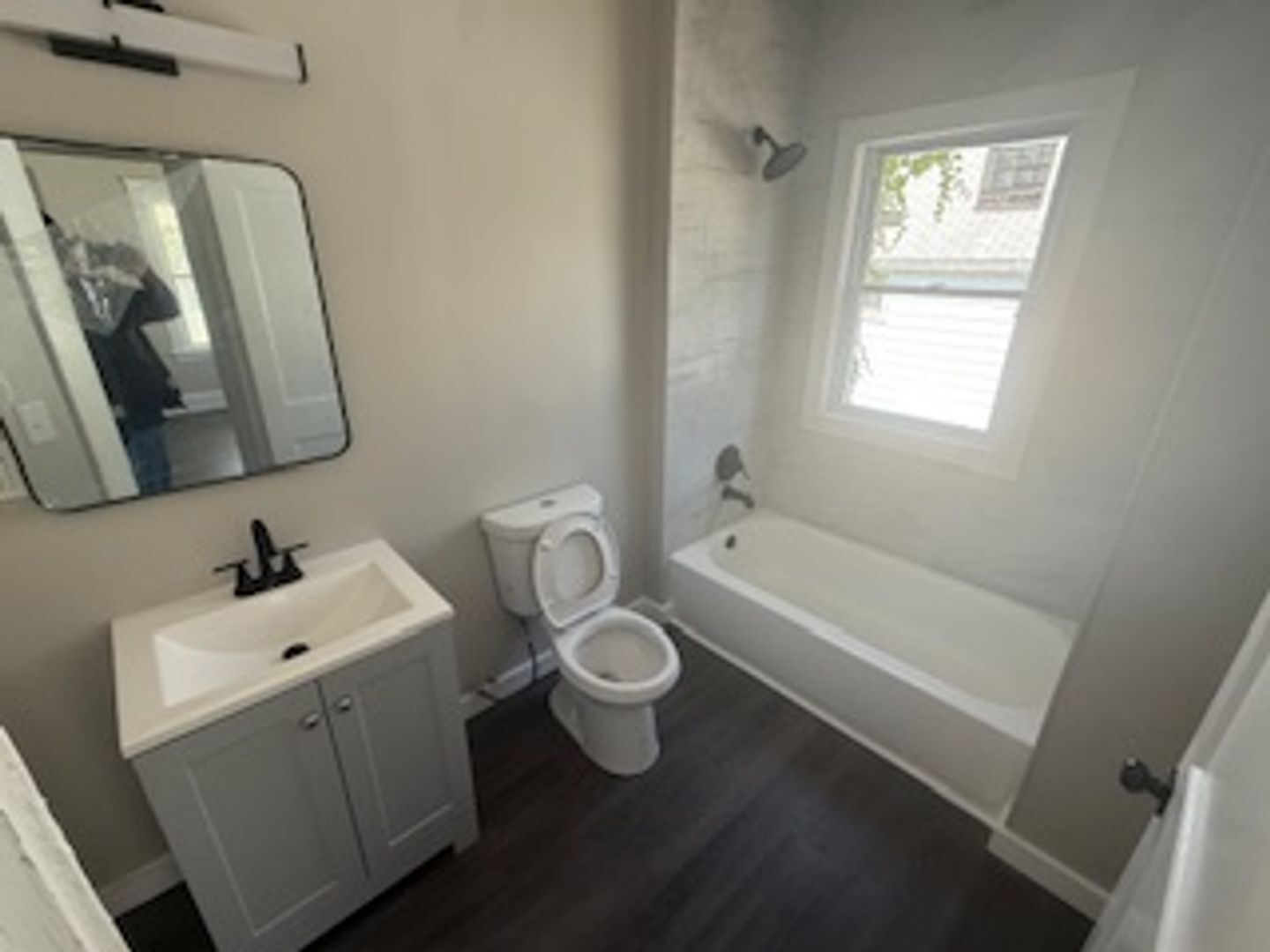 390 E 152nd St Cleveland, OH 44110 – photo 4