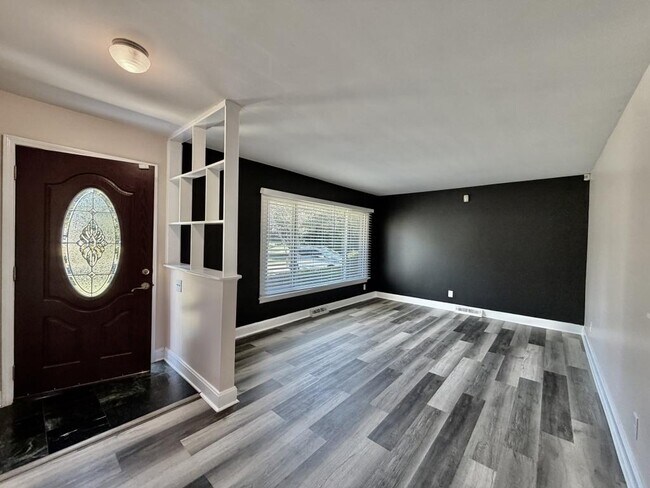 Foto del edificio - 3132 Dawnshire Ave