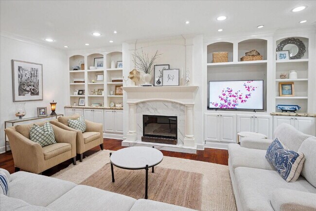 Foto del edificio - "Beautiful 4-Bedroom, 5" Bath Luxury Living Just Minutes from the Heart of Dallas!"