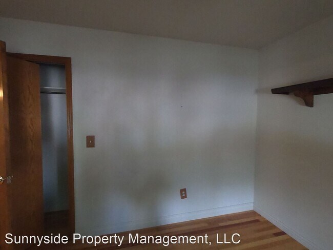 Building Photo - 4 br, 3 bath House - 308 Columbine Cir.