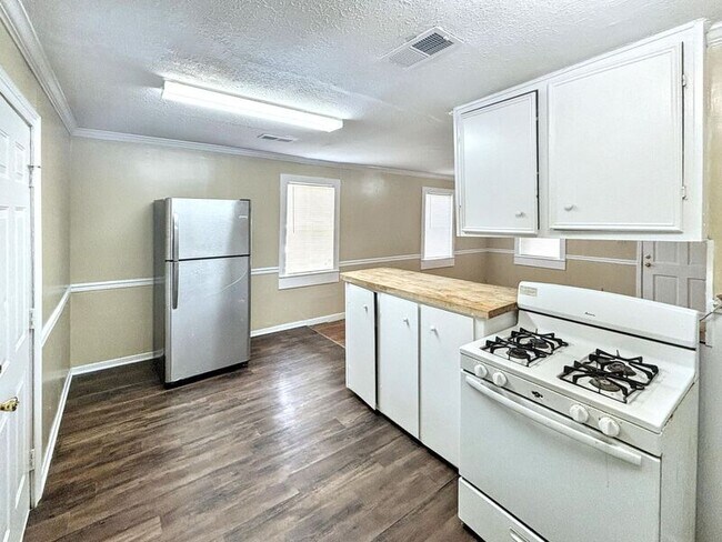 Foto del edificio - 3514 Hines St