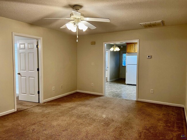 Foto del edificio - 256 Katelyn Cir