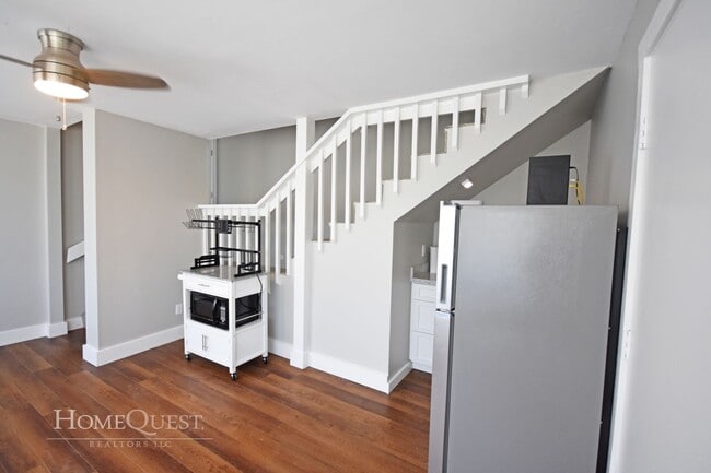 Building Photo - 443 Maluniu Ave