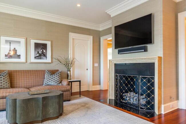 Building Photo - 5 Middle Atlantic Wharf #3B