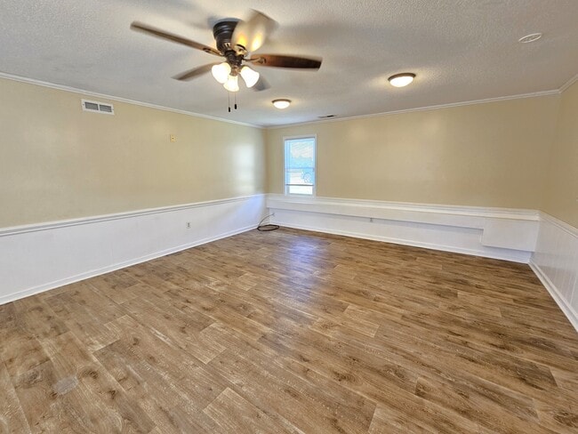 Building Photo - 1198 Holly Springs Rd