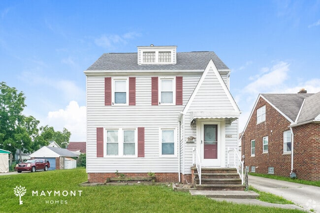 Building Photo - 10802 Vernon Ave
