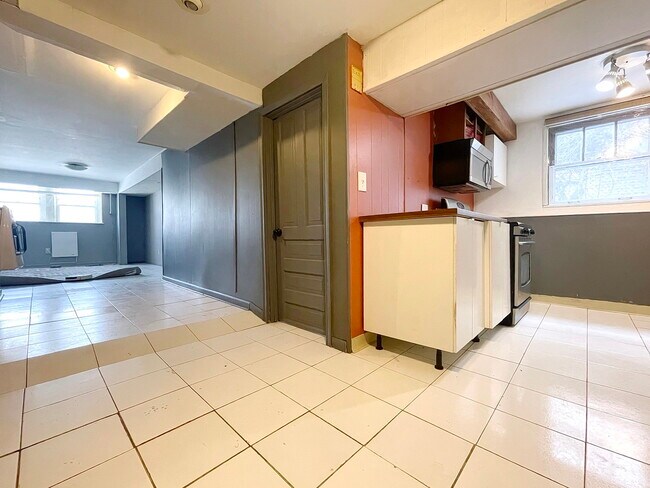 Building Photo - 4536 N Kildare Ave