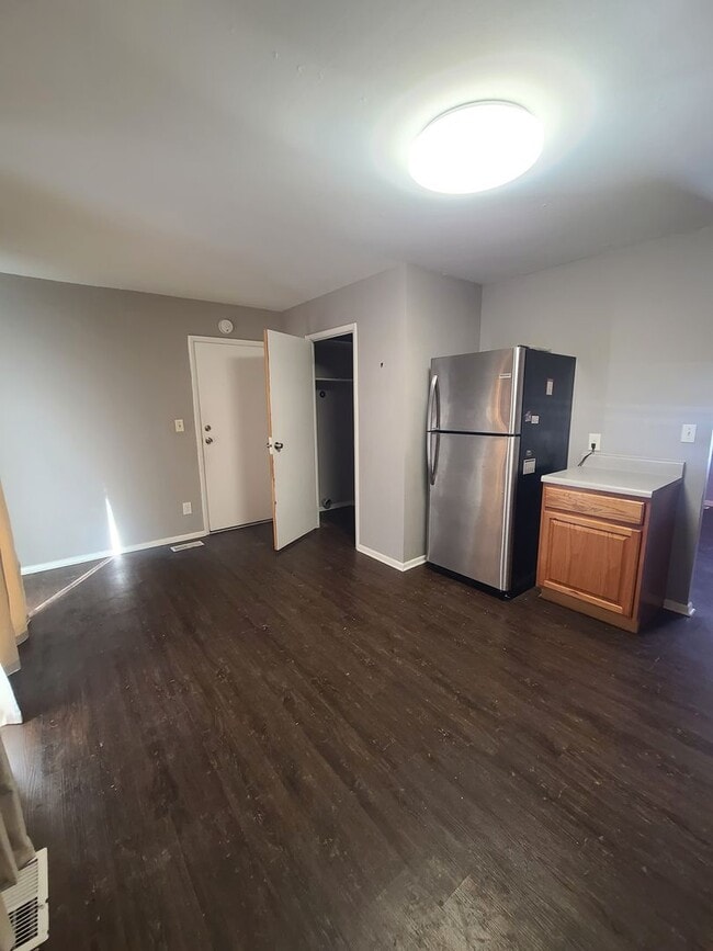 Building Photo - 505 S Duncan Rd