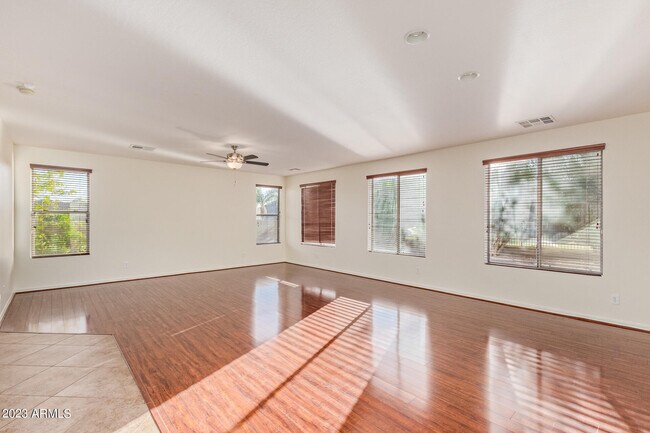 Foto del edificio - 26212 N 54th Ave