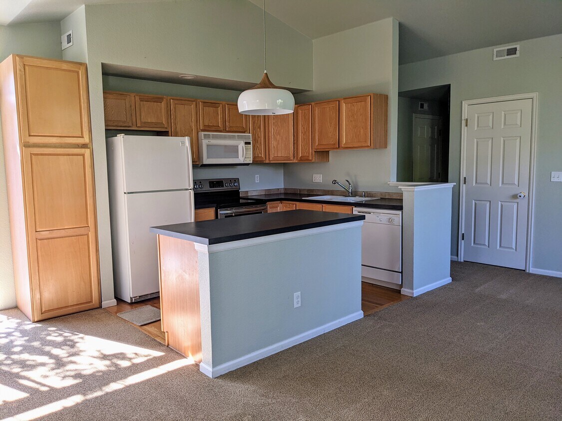 640 Gooseberry Dr Unit 303, Longmont, CO 80503 Condo for Rent in