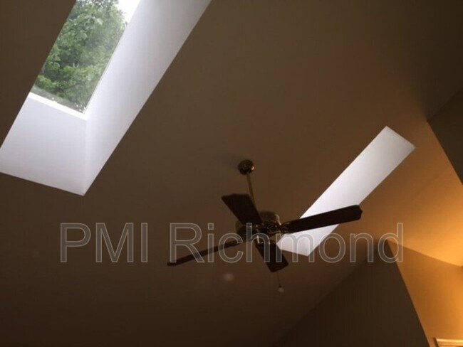 Building Photo - 10029 Bellona Ct