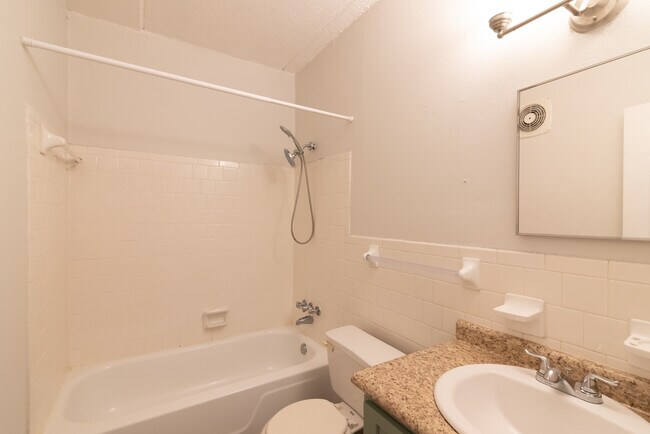 Foto del edificio - 830 E Park Ave