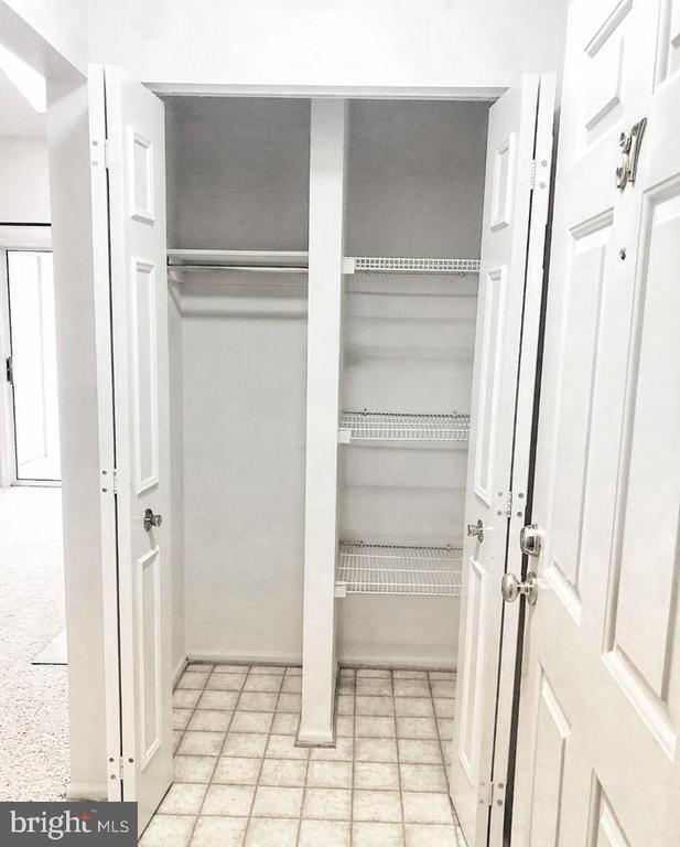 Building Photo - 7759 New Providence Dr