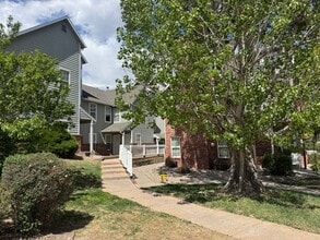 Building Photo - 2041 Palm Dr