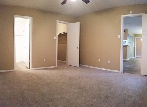 Building Photo - 502 Longhorn Blvd