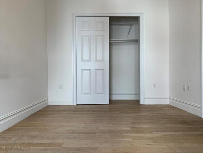 Foto del edificio - 1 bedroom in ASTORIA NY 11105