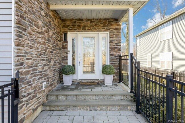 Foto del edificio - 766 Mamaroneck Ave