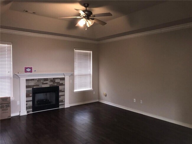 Building Photo - 461 Novarra Dr