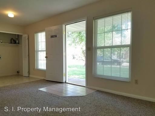 Building Photo - 2027-2027 W Woodriver Dr