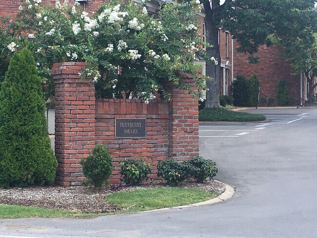 Foto del edificio - Green Hills CONDO PRIME location!!!!