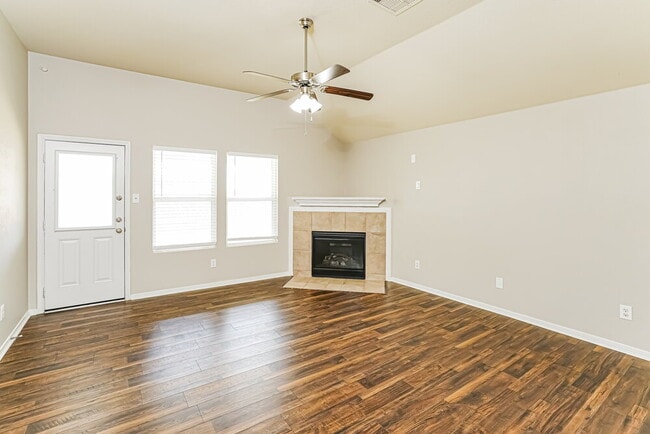 Building Photo - 2527 Elm Crossing Trail