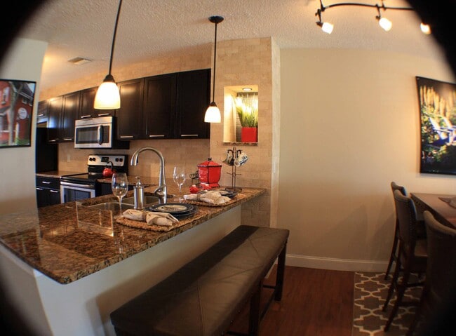 kitchen - 1100 Boxwood Dr