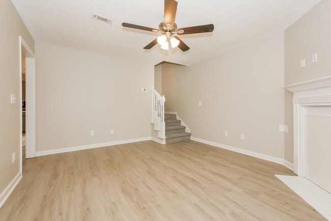 Building Photo - 51 Fairview Dr