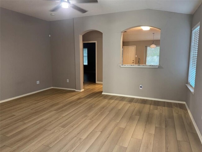 Building Photo - 1007 Barclay Dr