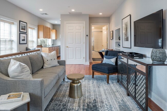 Fully Furnished Studio - 2 E Elm St