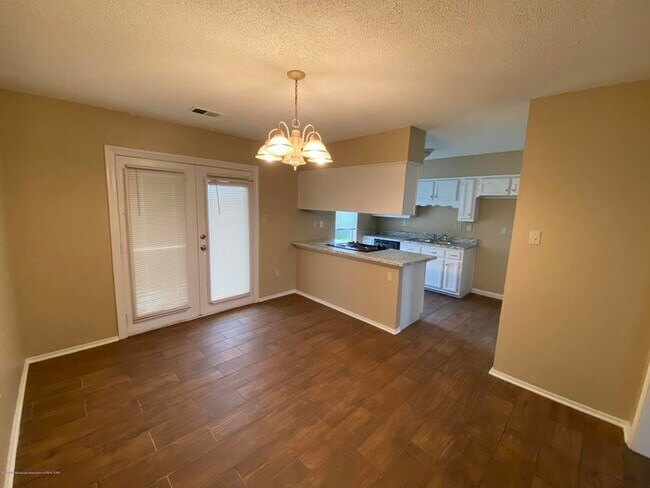 Foto del edificio - 4253 Brighton Dr