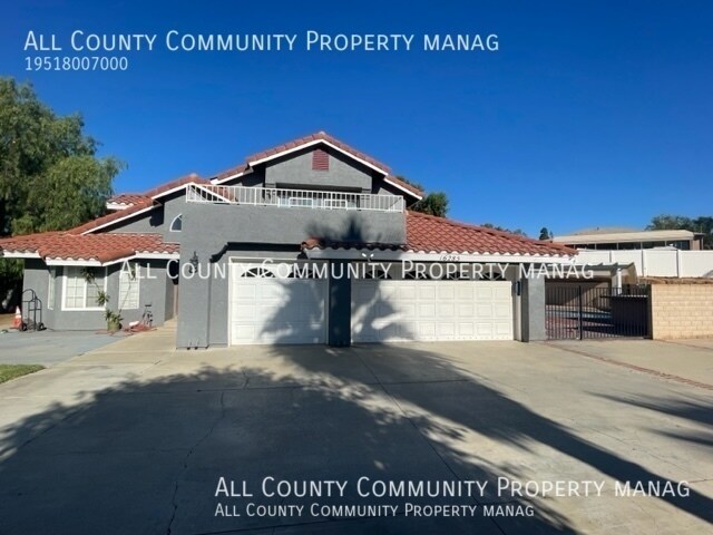 Building Photo - 16285 Capella St
